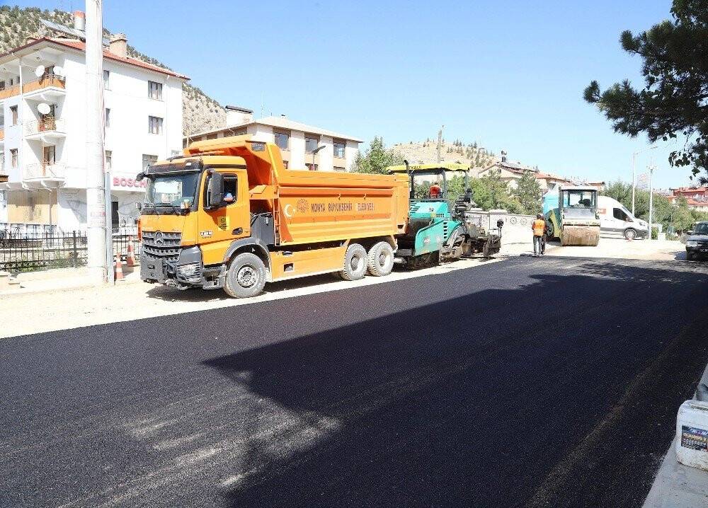 Konya'da mahalle yollarındaki çalışmalar devam ediyor