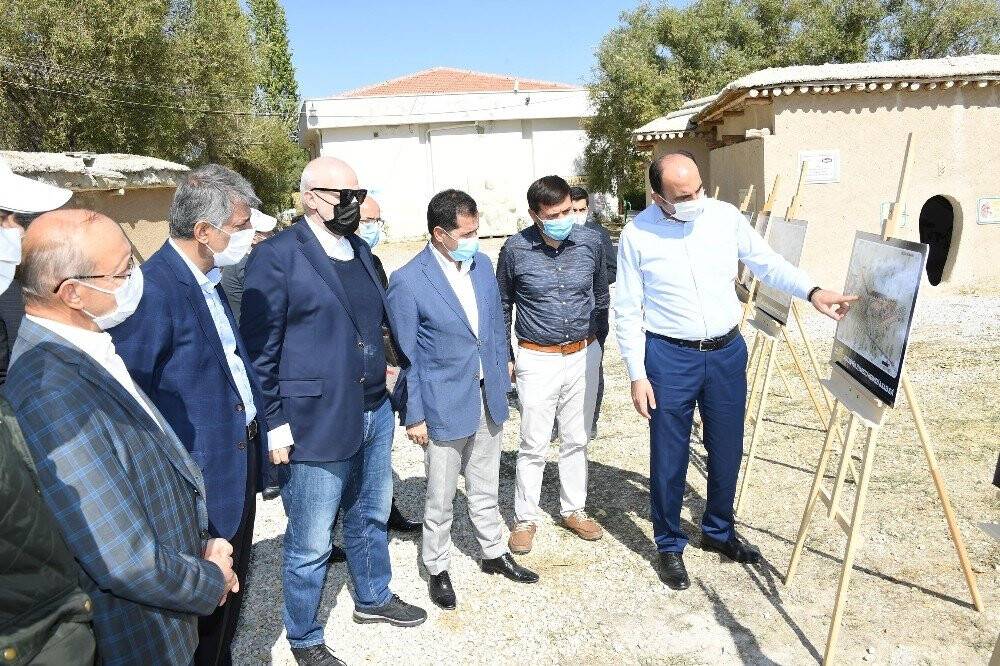 Bakan Yardımcısı Alpaslan, Konya’nın tarihi alanlarını inceledi