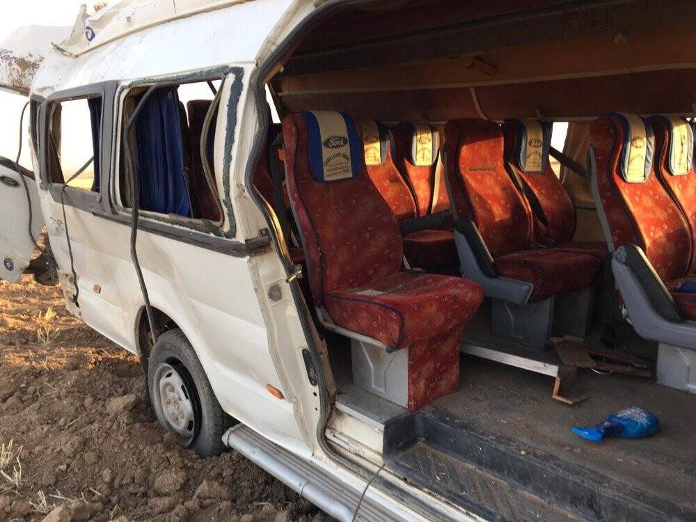Konya'da kaza! Minibüs takla attı: 5 yaralı