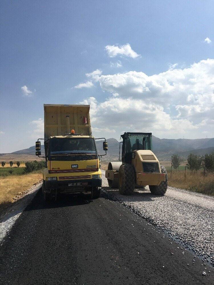 Kadınhanı’nda ki mahalle yolları yenilendi