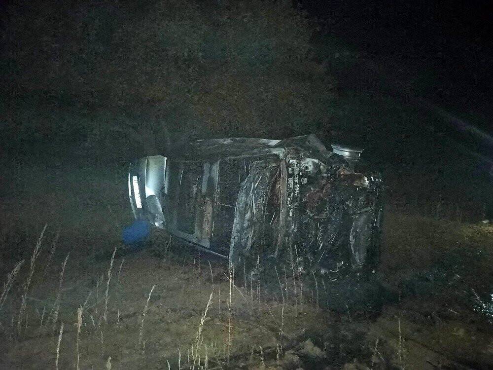 Konya'da t otomobil alev alev yandı! 3 kişi son anda kurtuldu