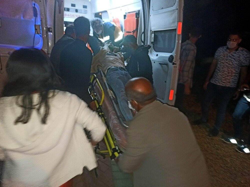 Konya'da t otomobil alev alev yandı! 3 kişi son anda kurtuldu
