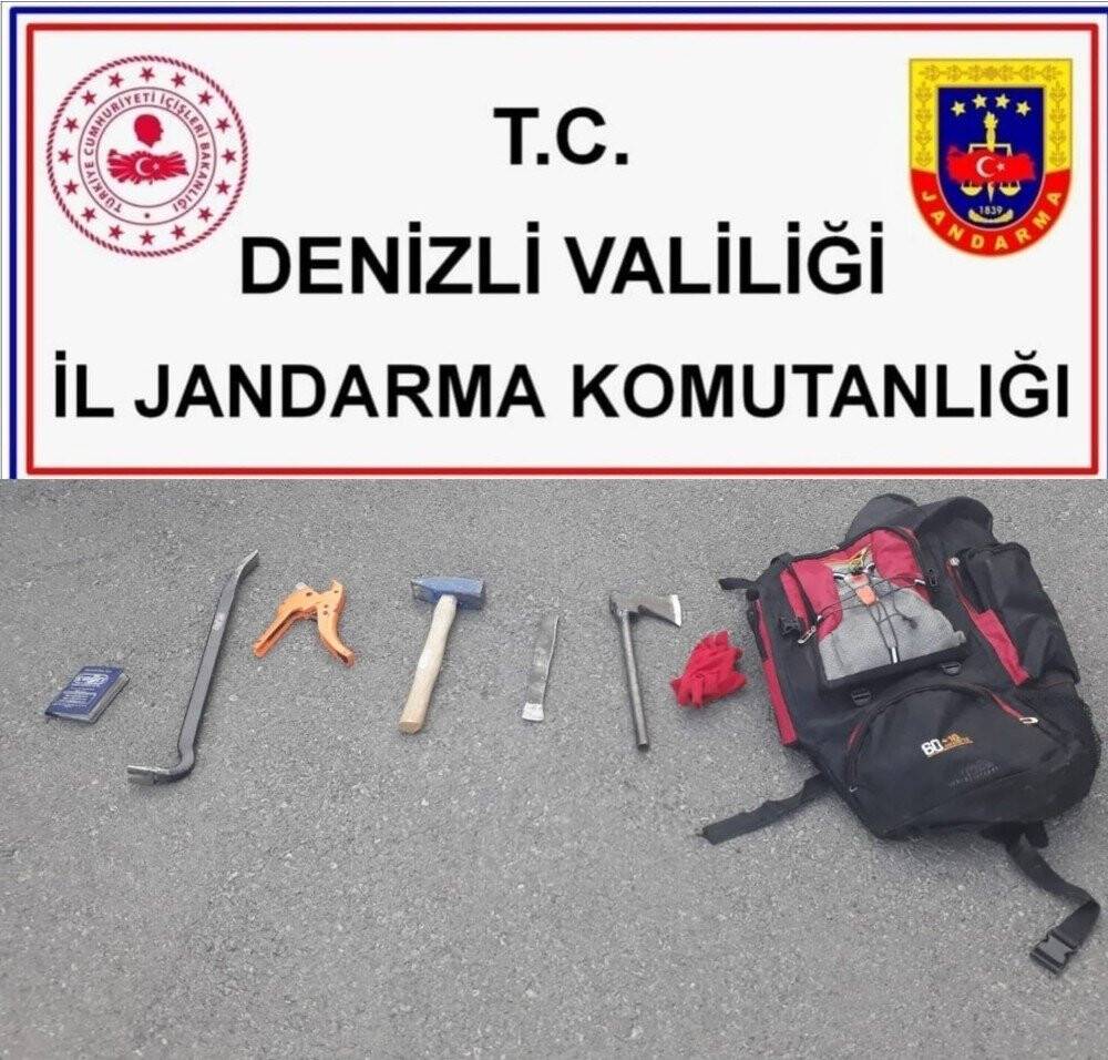 Baz istasyonlarından akü çalan şebeke Konya'da yakalandı