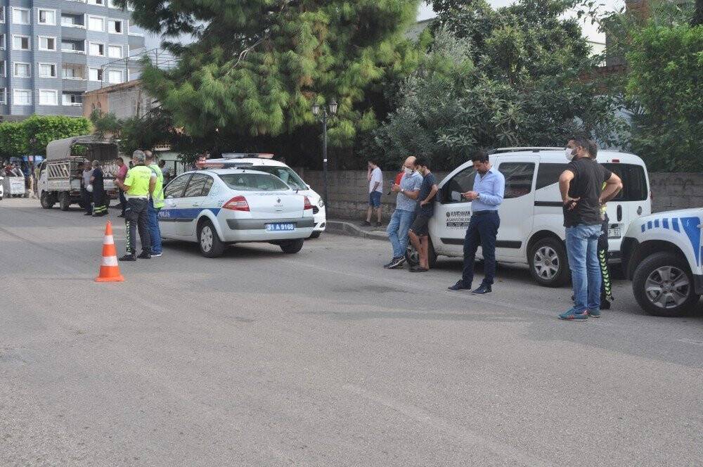 Evindeki yangını söndürmeye çalışan yaşlı adam dumandan etkilendi