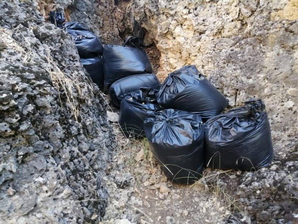 Diyarbakır’da 994 kilo esrar, 247 bin kök kenevir ele geçirildi