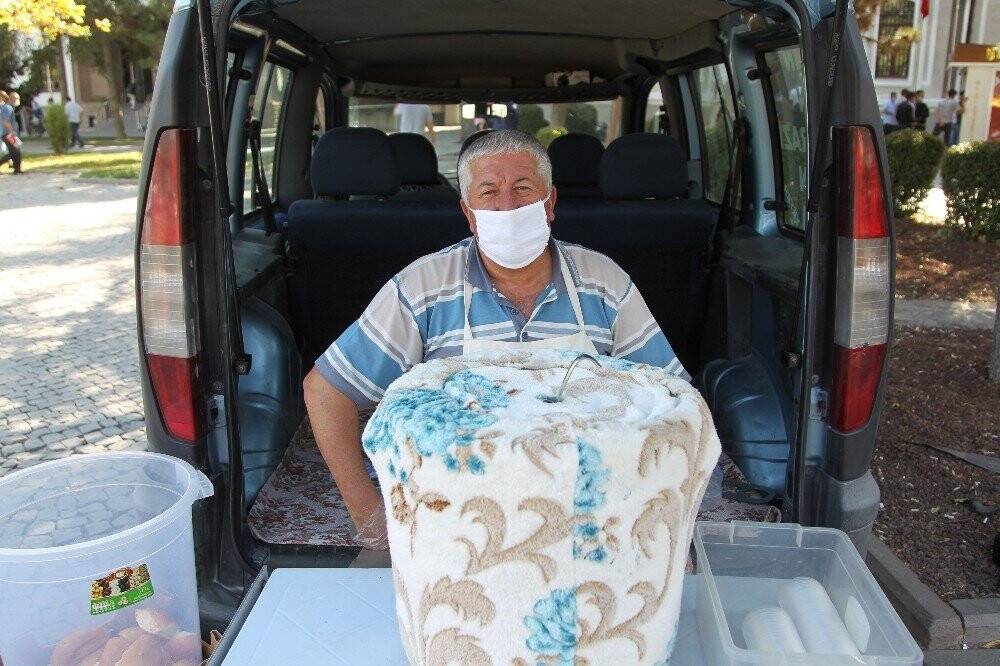 Konya’nın ’çorbacı dayısı’ 3 yıldır hayır dağıtıyor