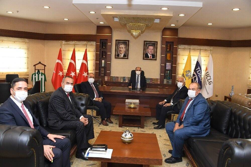 Konya Büyükşehir Belediye Başkanı Uğur İbrahim Altay muhtar derneklerinin başkanlarıyla buluştu
