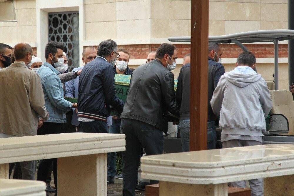 Konya'da kazada ölen baba ve oğlu son yolculuğuna uğurlandı