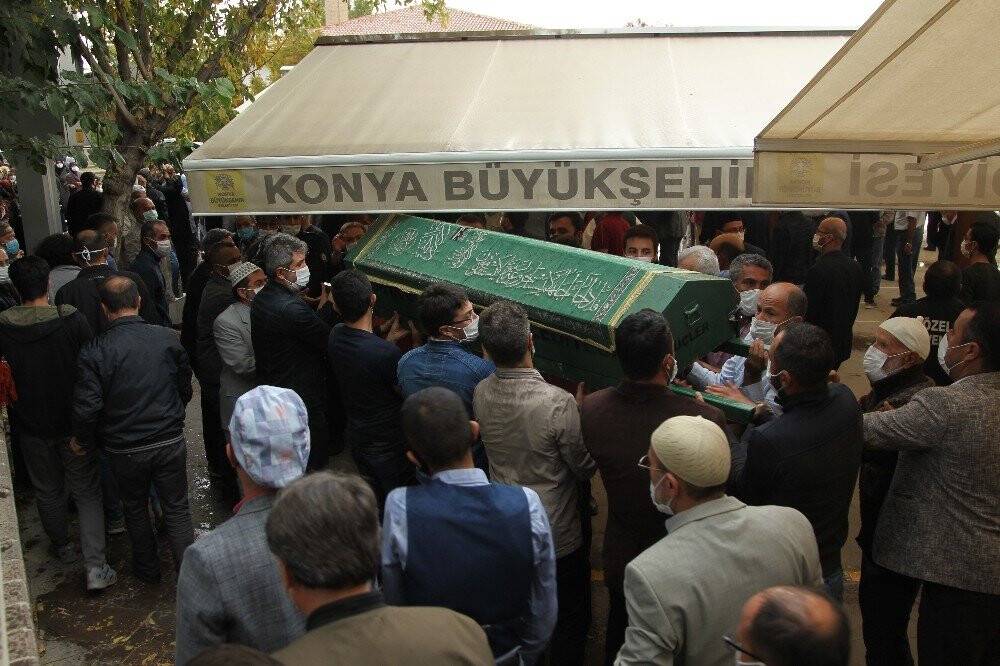 Konya'da kazada ölen baba ve oğlu son yolculuğuna uğurlandı