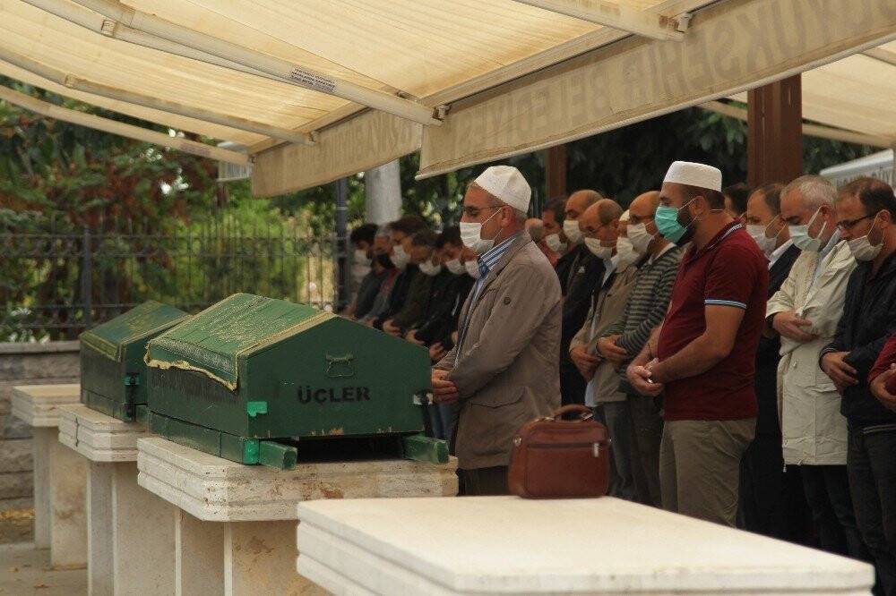 Konya'da kazada ölen baba ve oğlu son yolculuğuna uğurlandı