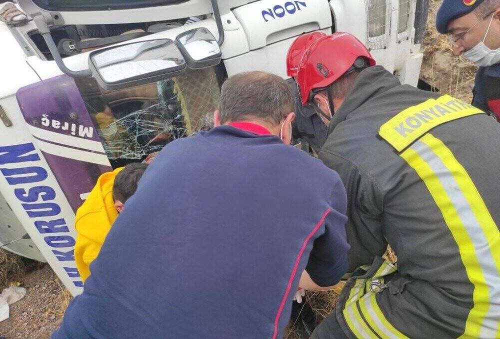 Konya'da trafik kazası! Tır ile otomobil çarpıştı: 2 yaralı