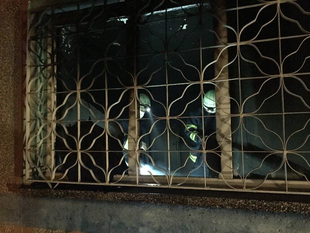 Hayatında renk istediğini söyleyip evini yaktı