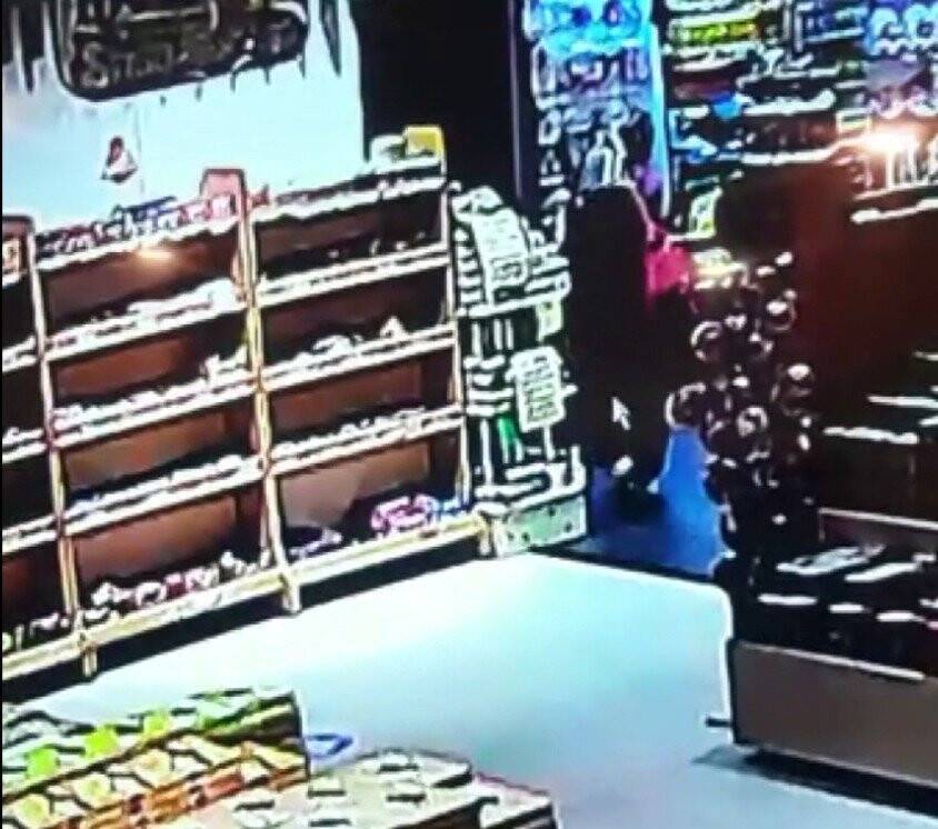 Dinlenme tesisi tuvaletinde doğurduğu bebeğini ölüme terk etti