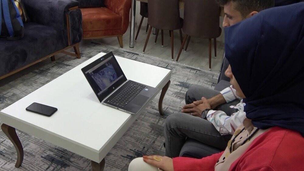 Düğünde sahte çeyrek altın taktı, gerçeğini alıp ortadan kayboldu