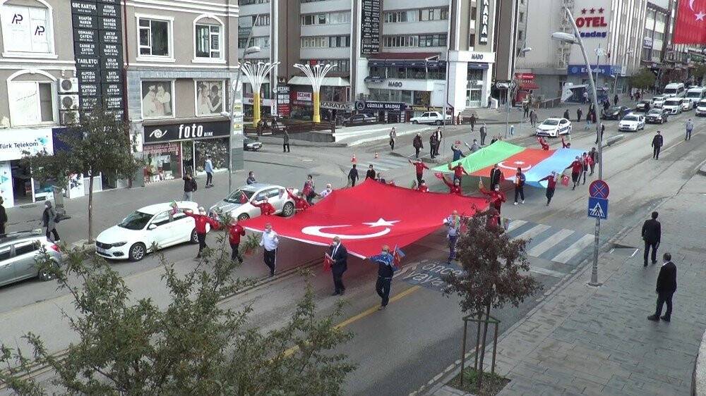 'İki devlet tek millet' yürüdüler