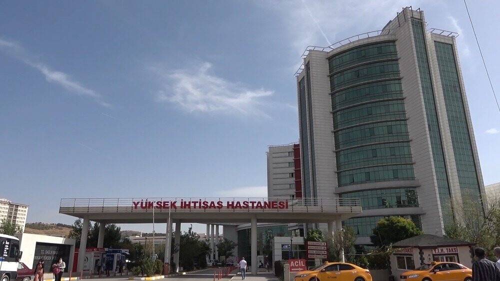 Kalbinden bıçaklanan genç yaşamını yitirdi