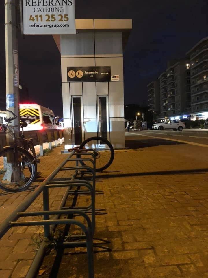 Kilidini kıramadıkları bisikletten geriye sadece tekeri kaldı