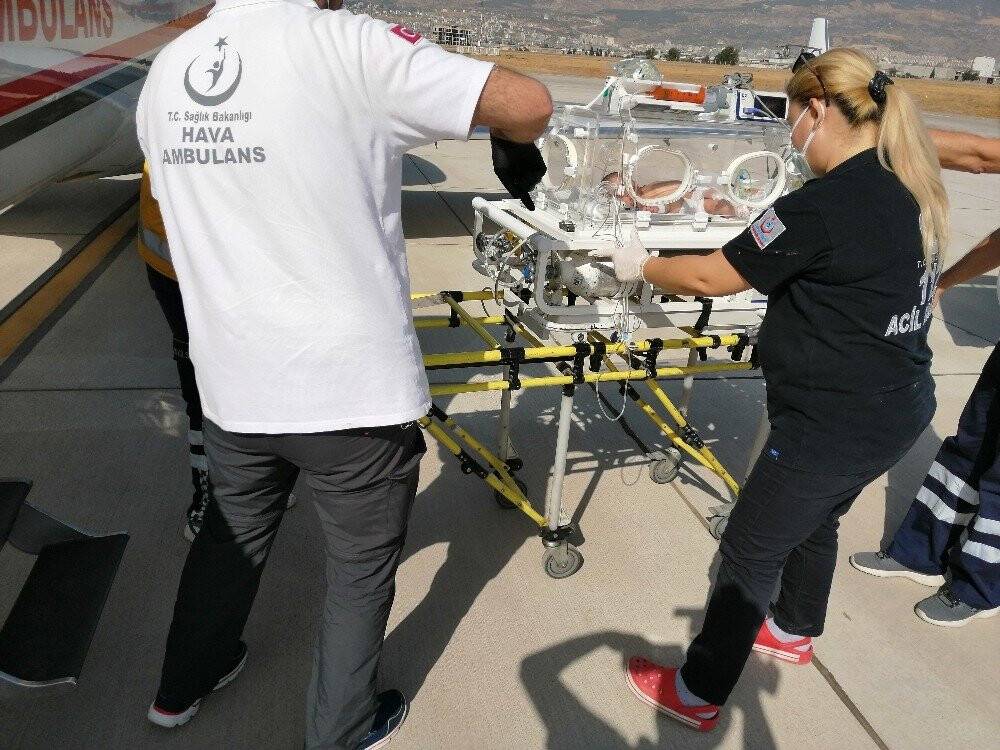 Konya'daki 2 aylık bebek için uçak ambulans