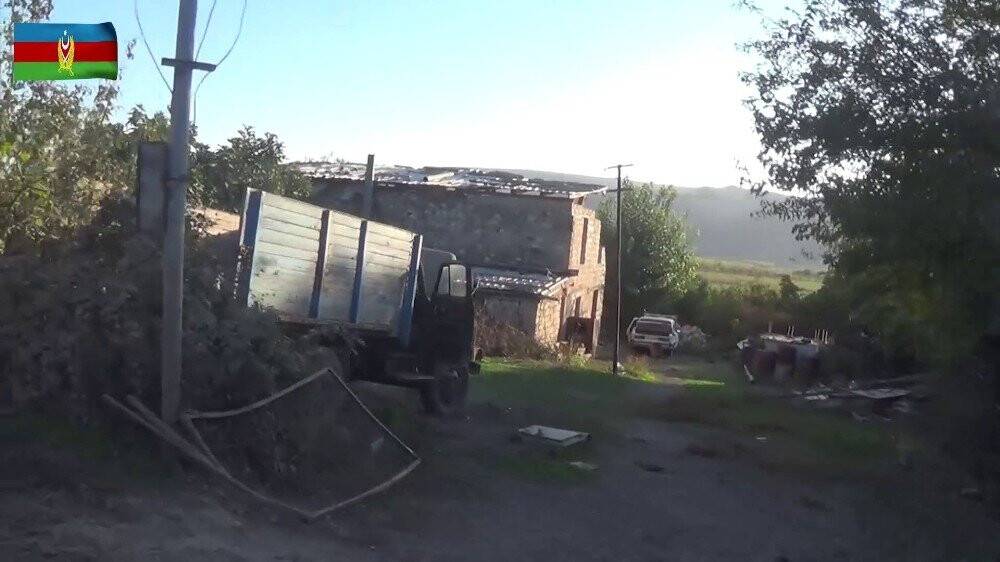 Azerbaycan ordusu, Ermenistan’ın işgalinden kurtarılan köyleri görüntüledi