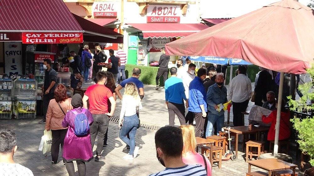 Tarihi fırınlarda saatlerce simit kuyruğu