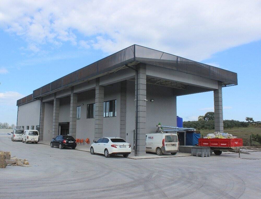 Aralarında para toplayan çiftçiler fabrika kurdu