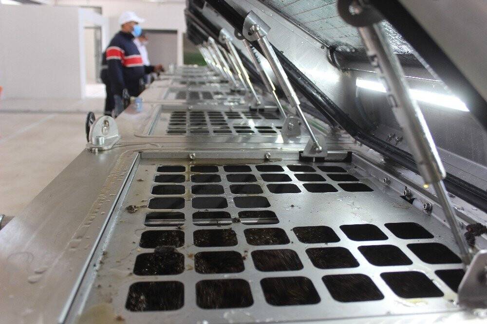 Aralarında para toplayan çiftçiler fabrika kurdu