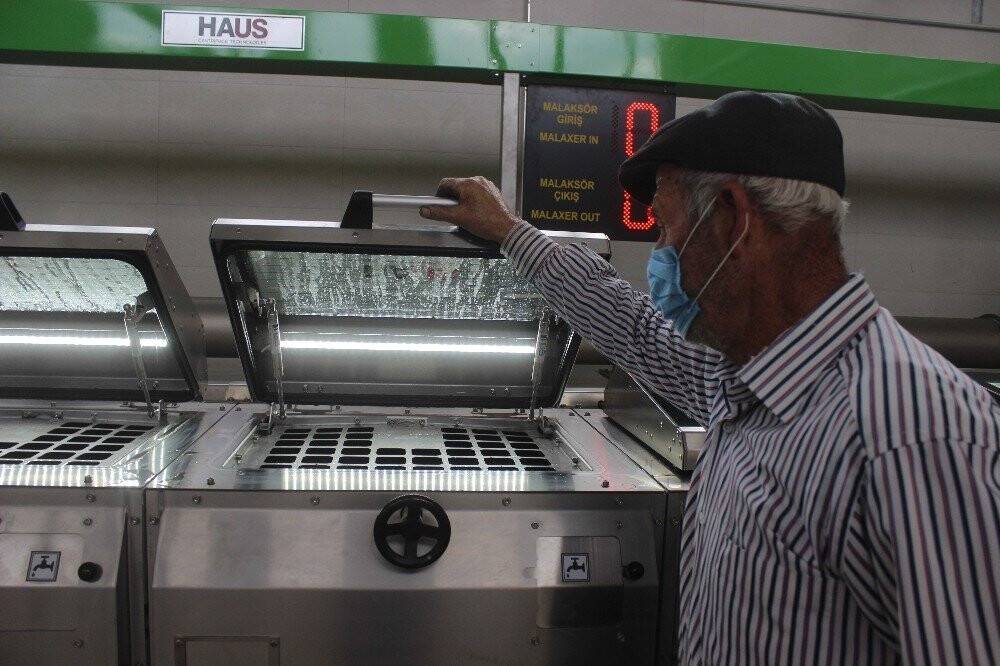 Aralarında para toplayan çiftçiler fabrika kurdu