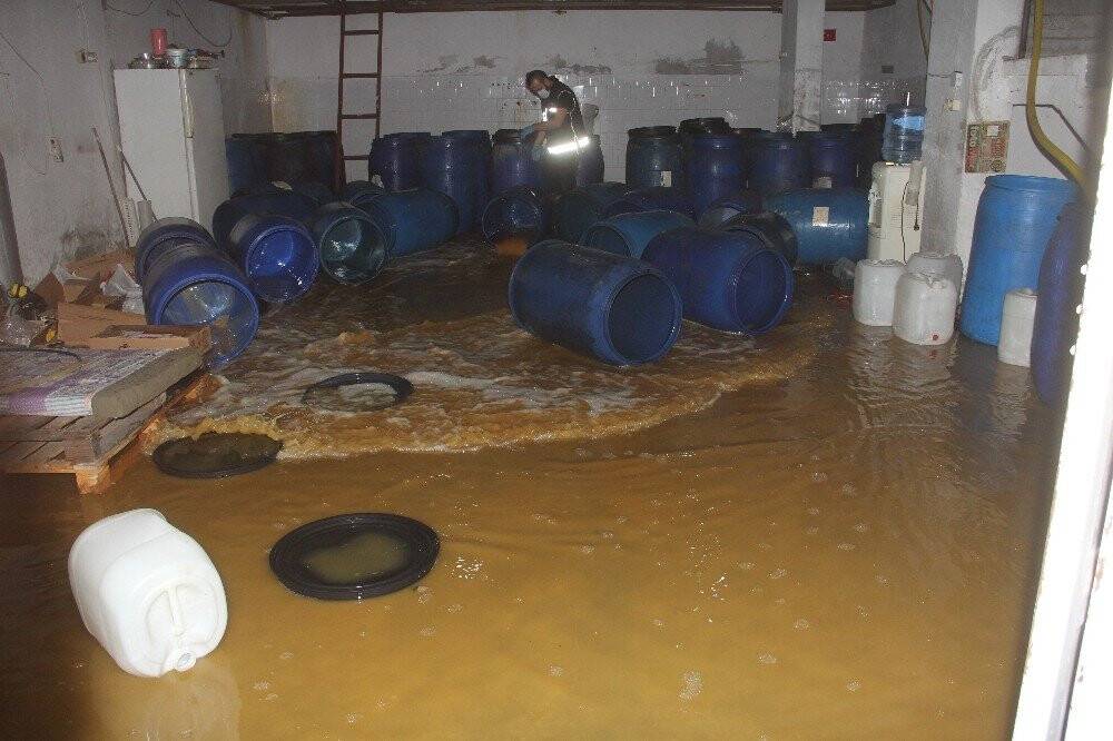 7 bin 300 litre sahte içki ele geçirildi