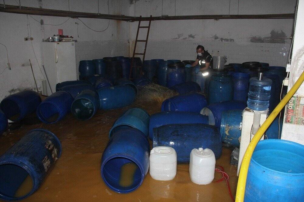 7 bin 300 litre sahte içki ele geçirildi