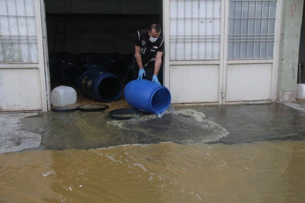 7 bin 300 litre sahte içki ele geçirildi