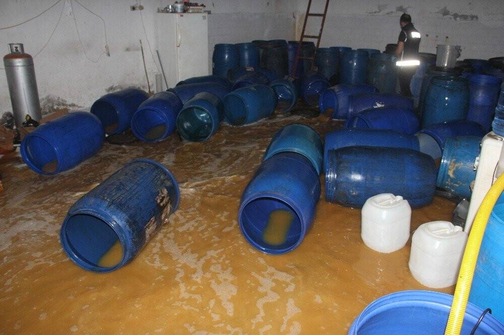 7 bin 300 litre sahte içki ele geçirildi