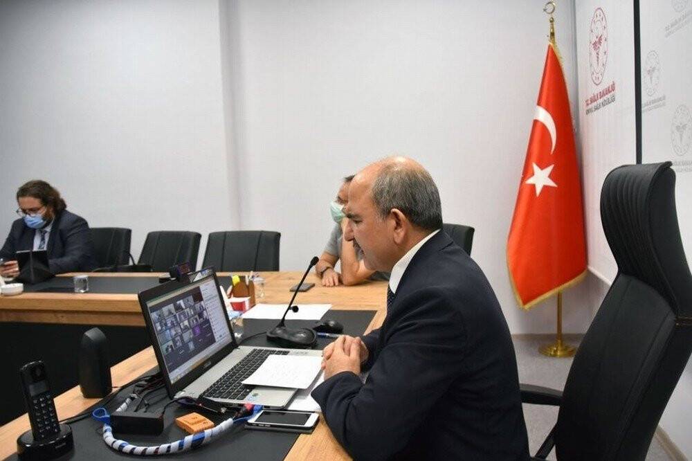 Konya’da risk grubundaki Covid-19 vakalarına yakın takip