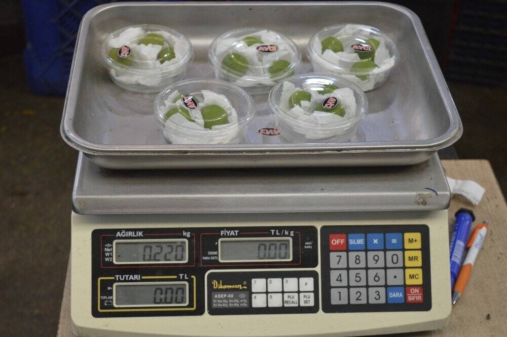 3 erik 40, kilosu 800 liraya satılıyor