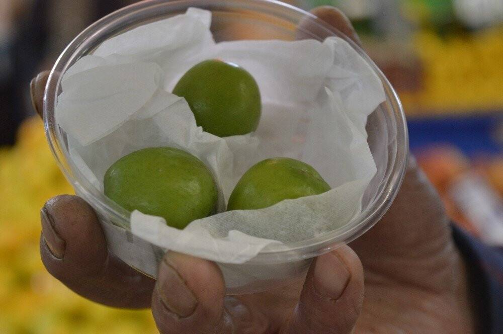 3 erik 40, kilosu 800 liraya satılıyor