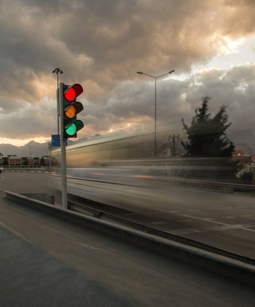Görme engelli genç, hayatını fotoğraf çekerek kazanıyor