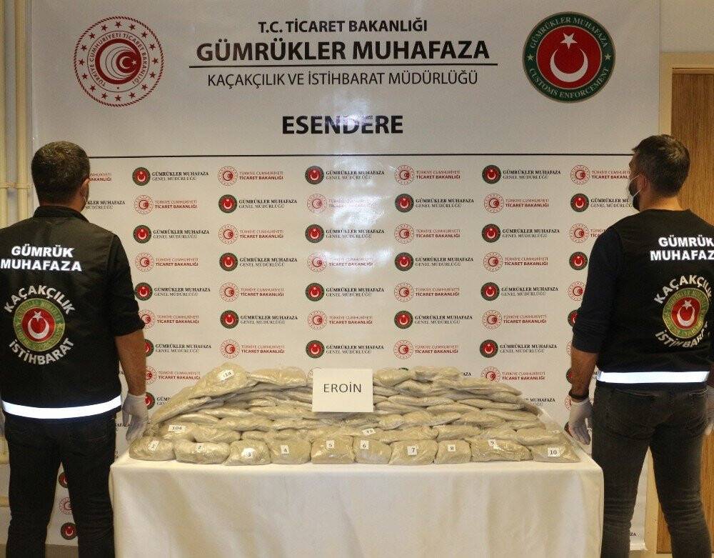 Hurma kutularında piyasa değeri 25 milyon TL olan 50 kilo eroin ele geçirildi