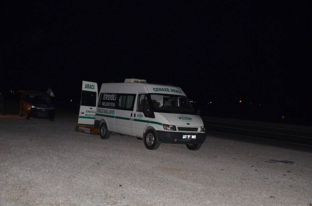Konya’da kardeşleri  kaza ayırdı! Ereğli'de  kontrolden çıkan otomobil ağaçlık alana uçtu!