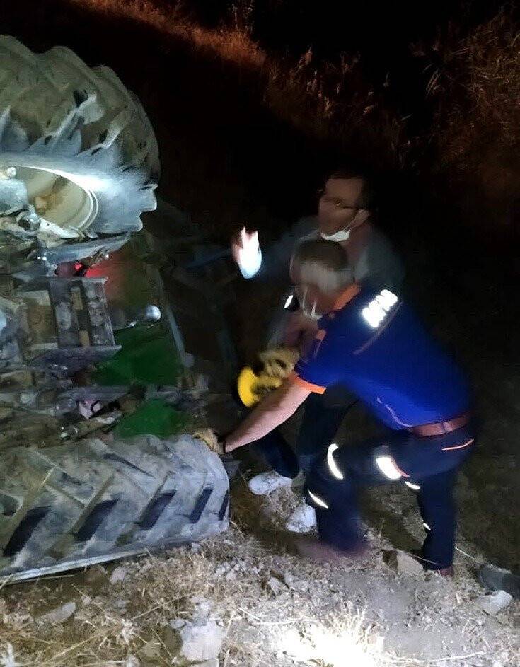 Traktörün altında kalan yaşlı çift hayatını kaybetti