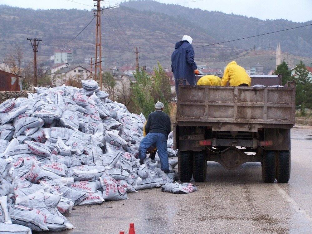 Beyşehir’de ihtiyaç sahibi bin 214 aileye yakacak desteği