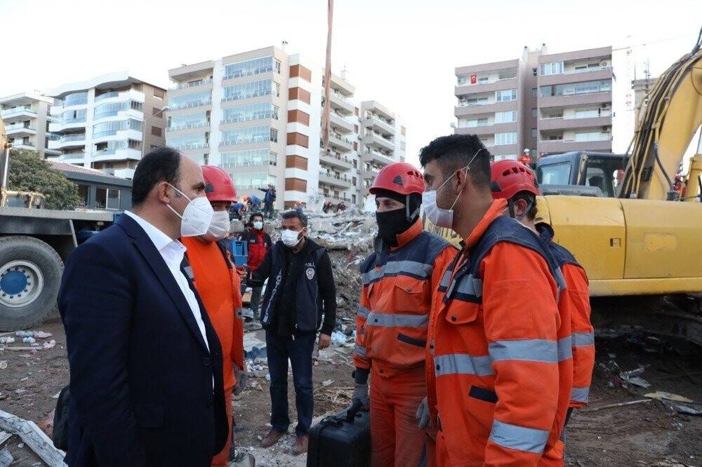 Konya Büyükşehir Belediye Başkanı Altay İzmir'de deprem bölgesinde