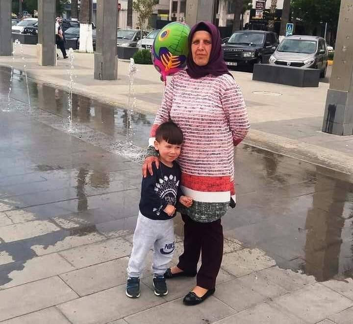 Depremde hayatını kaybeden nine ve torunu Nazilli’de toprağa verildi
