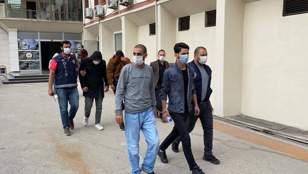 �Evde sabun paketleyerek kazanın� dediler, ev kadınlarını dolandırdılar