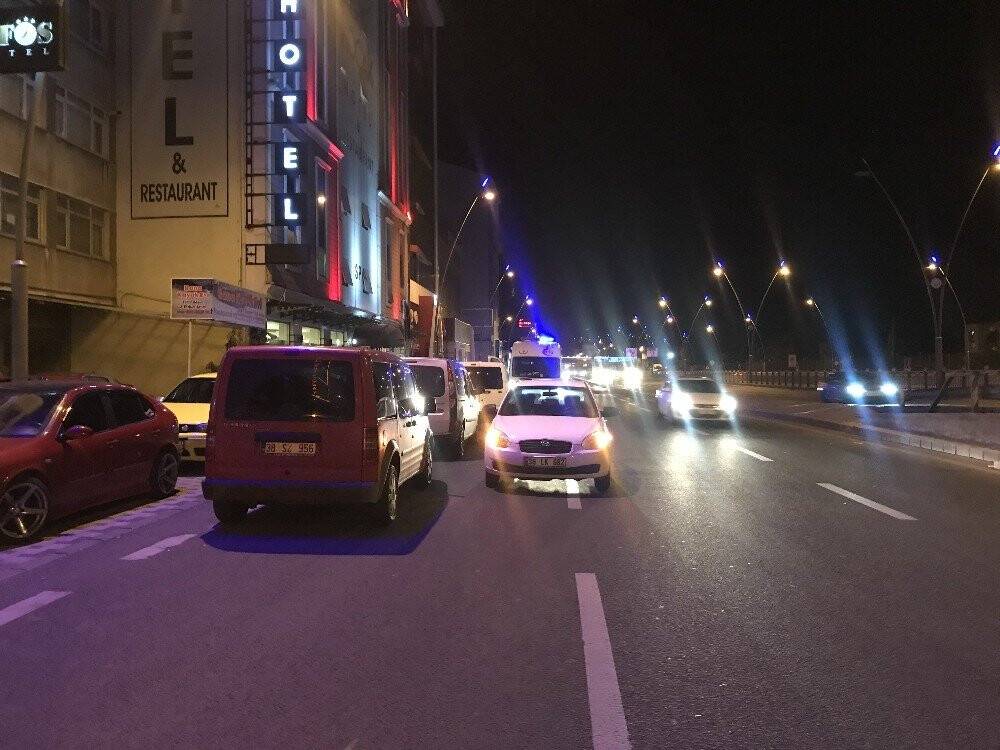 İki grup arasında bıçaklı kavga: 2 yaralı