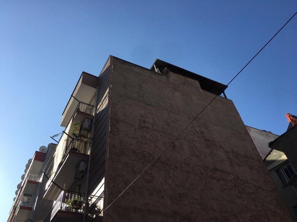 Lokma dökerken apartmanı yakıyordu