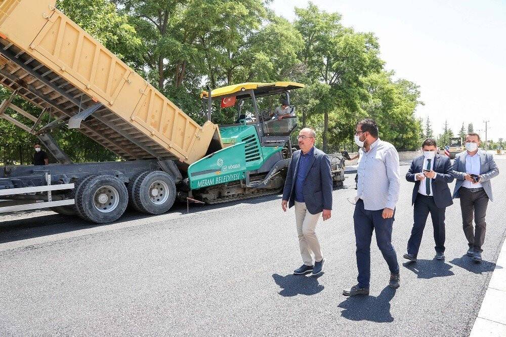 Başkan Kavuş: 'Asfaltsız tek bir metre yol kalmayıncaya kadar durmayacağız'