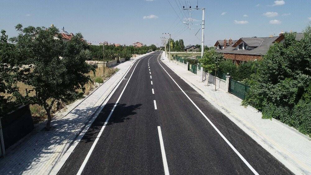 Başkan Kavuş: 'Asfaltsız tek bir metre yol kalmayıncaya kadar durmayacağız'