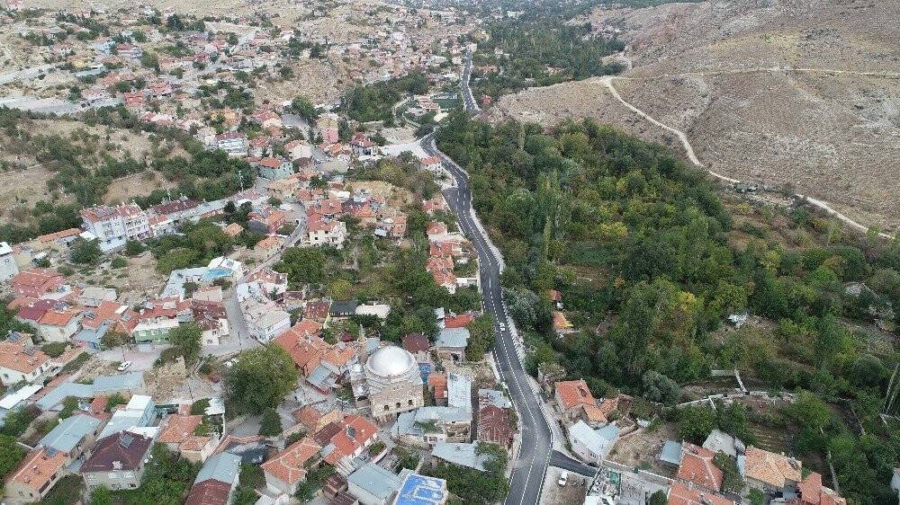Başkan Kavuş: 'Asfaltsız tek bir metre yol kalmayıncaya kadar durmayacağız'