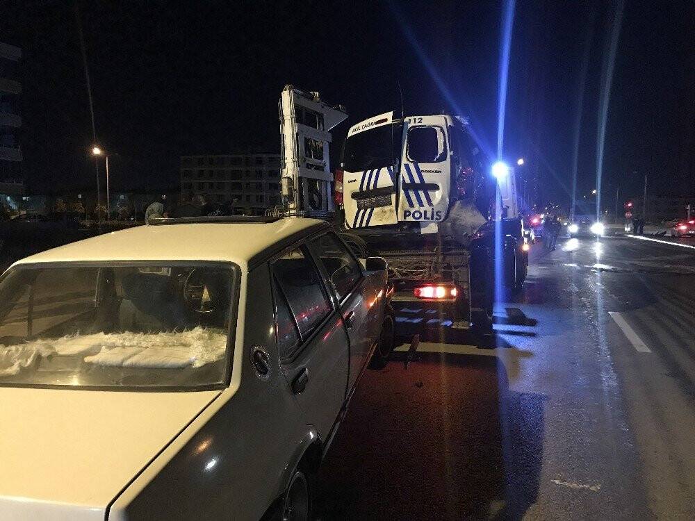Konya’da polis aracı kaza yaptı: 2 yaralı