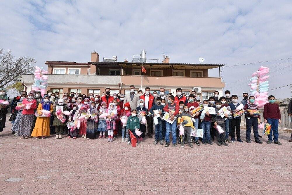 Başkan Hasan Kılca çocuklarla bir araya geldi