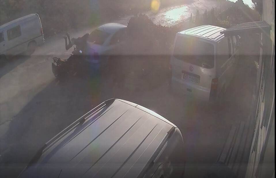Konya'da ATV’nin park halindeki otomobile çarpma anı kamerada